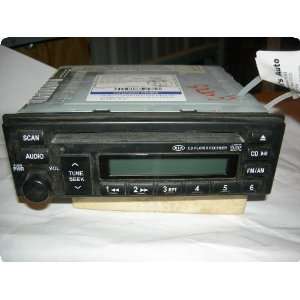  Radio  SEDONA 03 05 AM FM CD player Automotive