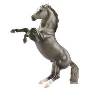  Breyer Mustang   Dapple Grey 
