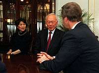   secretary of defense william s cohen and singapore s ambassador to the