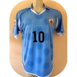  URUGUAY # 10 FORLAN HOME SOCCER JERSEY XTRA LARGE.NEW 