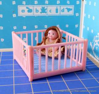 RENWAL Vintage Dollhouse Furniture CLASSIC PLAYPEN w/ ADORABLE BABY 3 