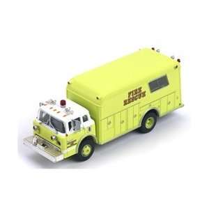    91811 Athearn HO RTR Ford Fire Rescue Truck, Detroit Toys & Games