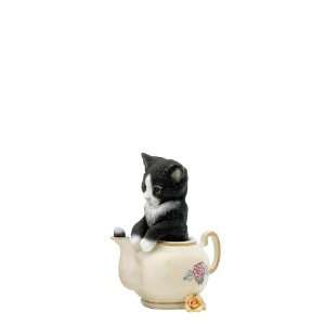 Country Artists Black and White Kitten Figurine   Curious Tales 