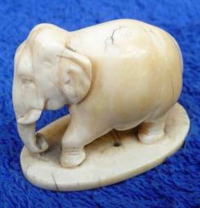 FABULOUS WELL CARVED ANTIQUE CHINESE 19thC OX BONE ELEPHANT STATUE 