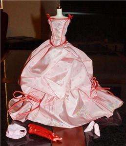 Beautiful Ballgown that will fit your Silkstone / Regular Body Barbie 