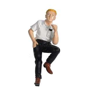    Single Guy Marty (scale 118, White/ Black) diorama Toys & Games