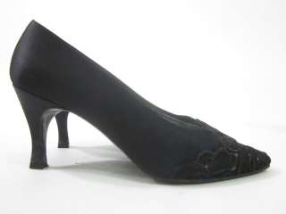 Condition This pre owned pair of Stuart Weitzman heels are in good 