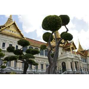 Grand Palace by Oliver Strewe, 72x48 