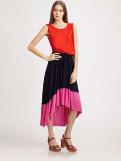 Boldly colorblocked jersey in a cinched midi length shift.