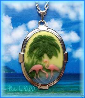 SMALL FLAMINGOS CAMEO Silvertone Costume Jewelry PENDANT/NECKLACE with 