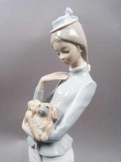   Lladro Lady A Walk with the Dog Porcelain Figurine #4893 Retired