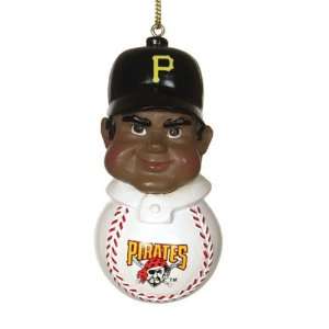 BSS   Pittsburgh Pirates MLB Team Tackler Player Ornament (4.5 African 