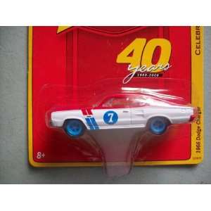   Lightning Celebrating 40 Years R4 1966 Dodge Charger Toys & Games