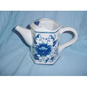 Blue & White Flower Watering Porclin Vase