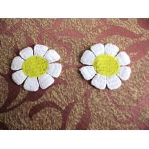  72pcs Daisy Lace Craft Trim in White With Yellow Center 