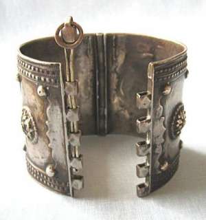 Vintage Test Silver Wide Hinged Cuff Bracelet 106.31 g  