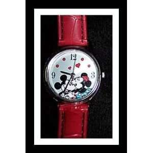  Disney Mickey & Minnie Kissing Time Watch 