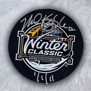  MIKE KNUBLE 2011 Winter Classic SIGNED Puck w/ 1/1/11 