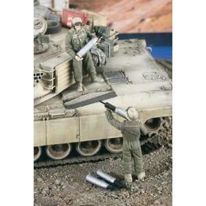  Loading Ammo Iraq 2 Figures 1 35 Verlinden Toys & Games