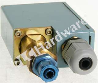 Telemecanique XMJ A0127 Pressure Switch 100   1200 kPa  