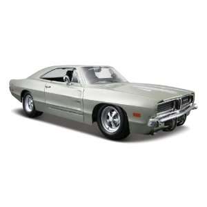 Maisto Die Cast 124 Scale Silver 1969 Dodge Charger R/T  Toys 