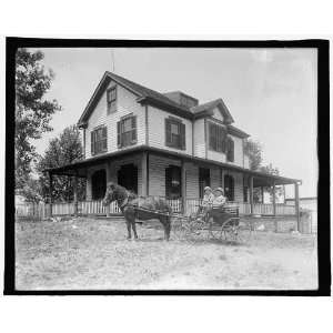  Photo Children in horse drawn wagon in front of house 1910 