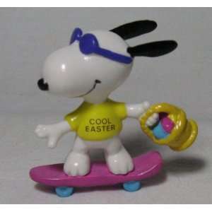  Vintage PVC Figure Peanuts Snoopy Easter Skateboard 