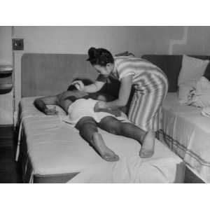  Chinese Massage Girl Massaging Portuguese Man in Hotel 