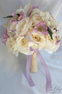 one ivory rose bud accented with an ivory lavender hydrangeas